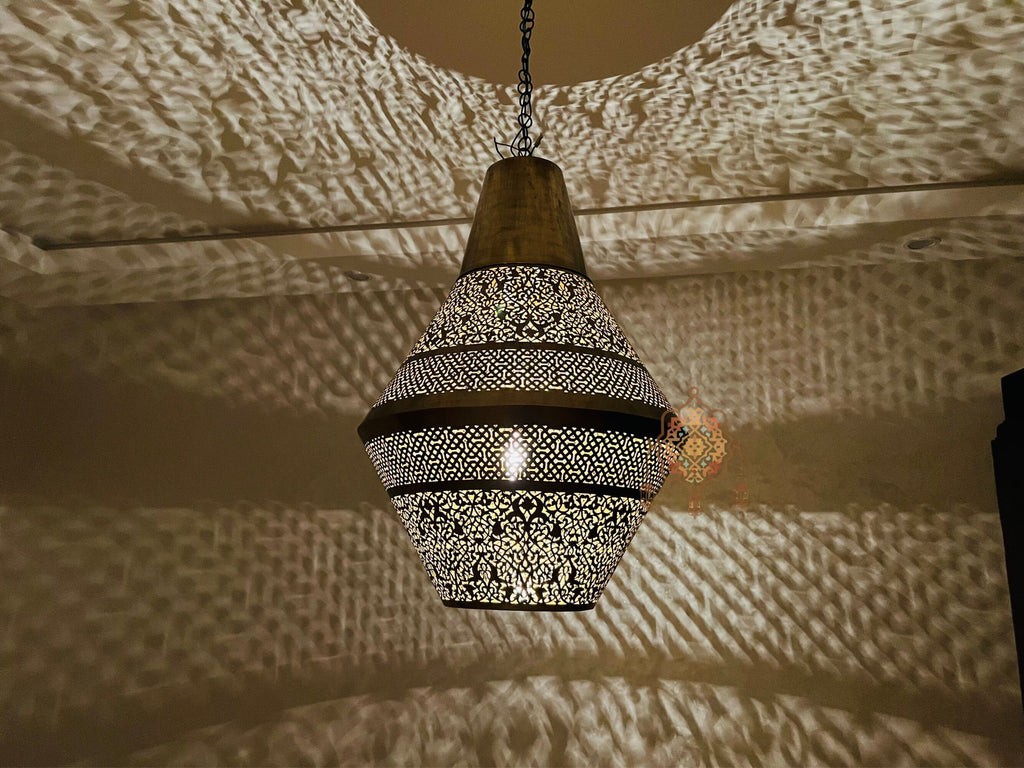 Handmade Moroccan Brass Pendant Lamp: Timeless Décor