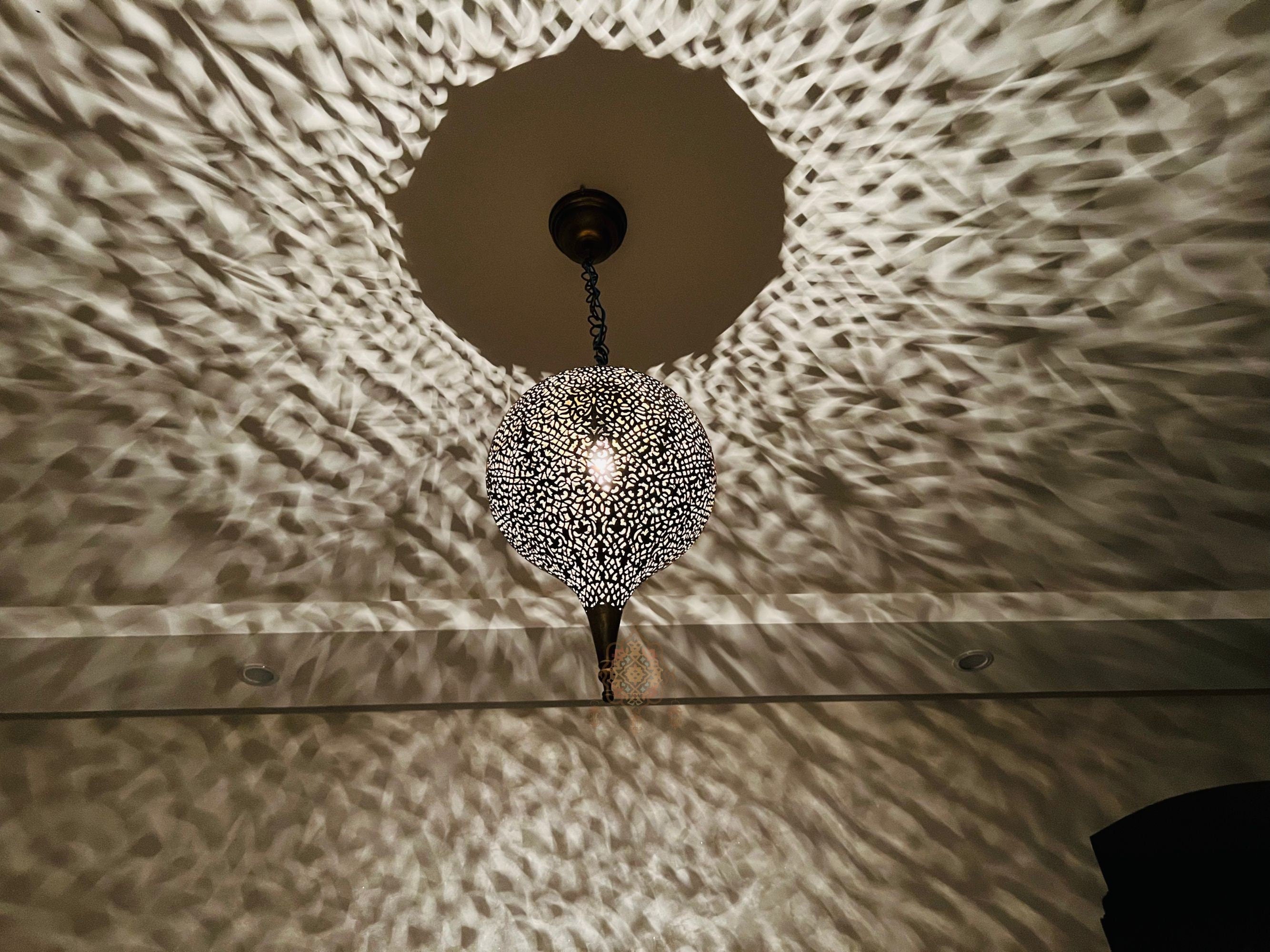 Handmade Moroccan Brass Pendant Lamp: Artistry & Warmth