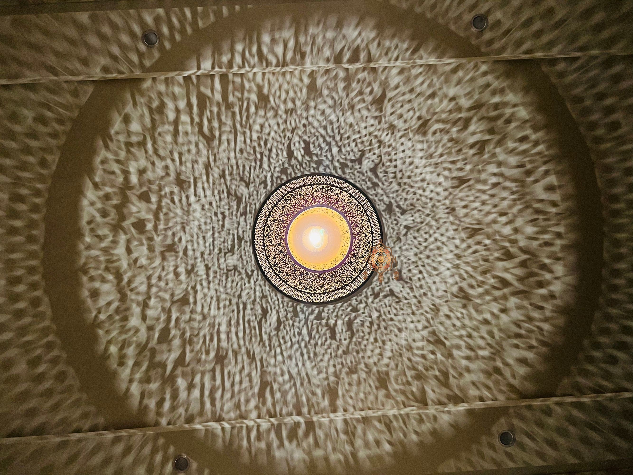 Handmade Moroccan Brass Pendant Lamp: Timeless Décor