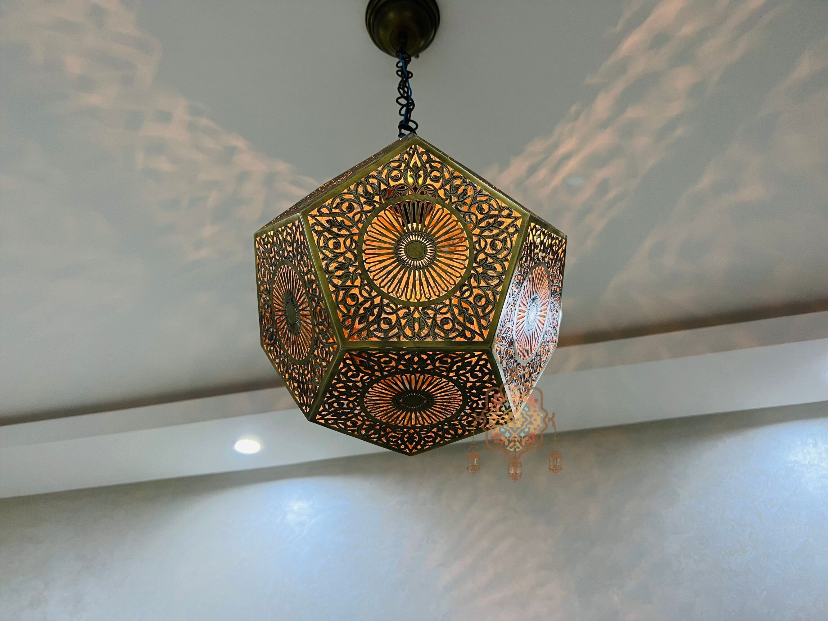 Handcrafted Brass Pendant Lamp: Moroccan Style Lighting