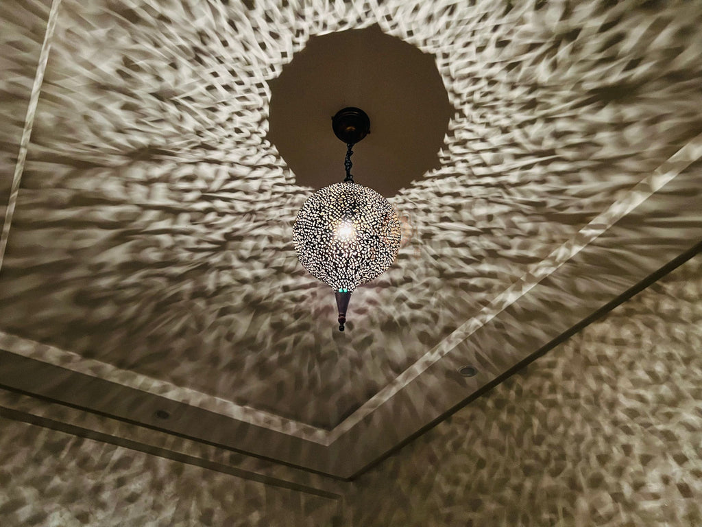 Handmade Moroccan Brass Pendant Lamp: Artistry & Warmth