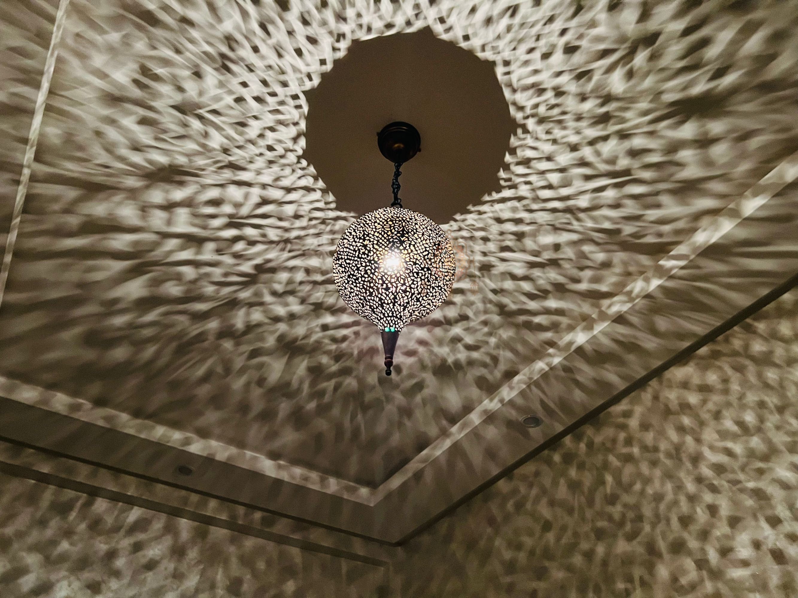 Handmade Moroccan Brass Pendant Lamp: Artistry & Warmth