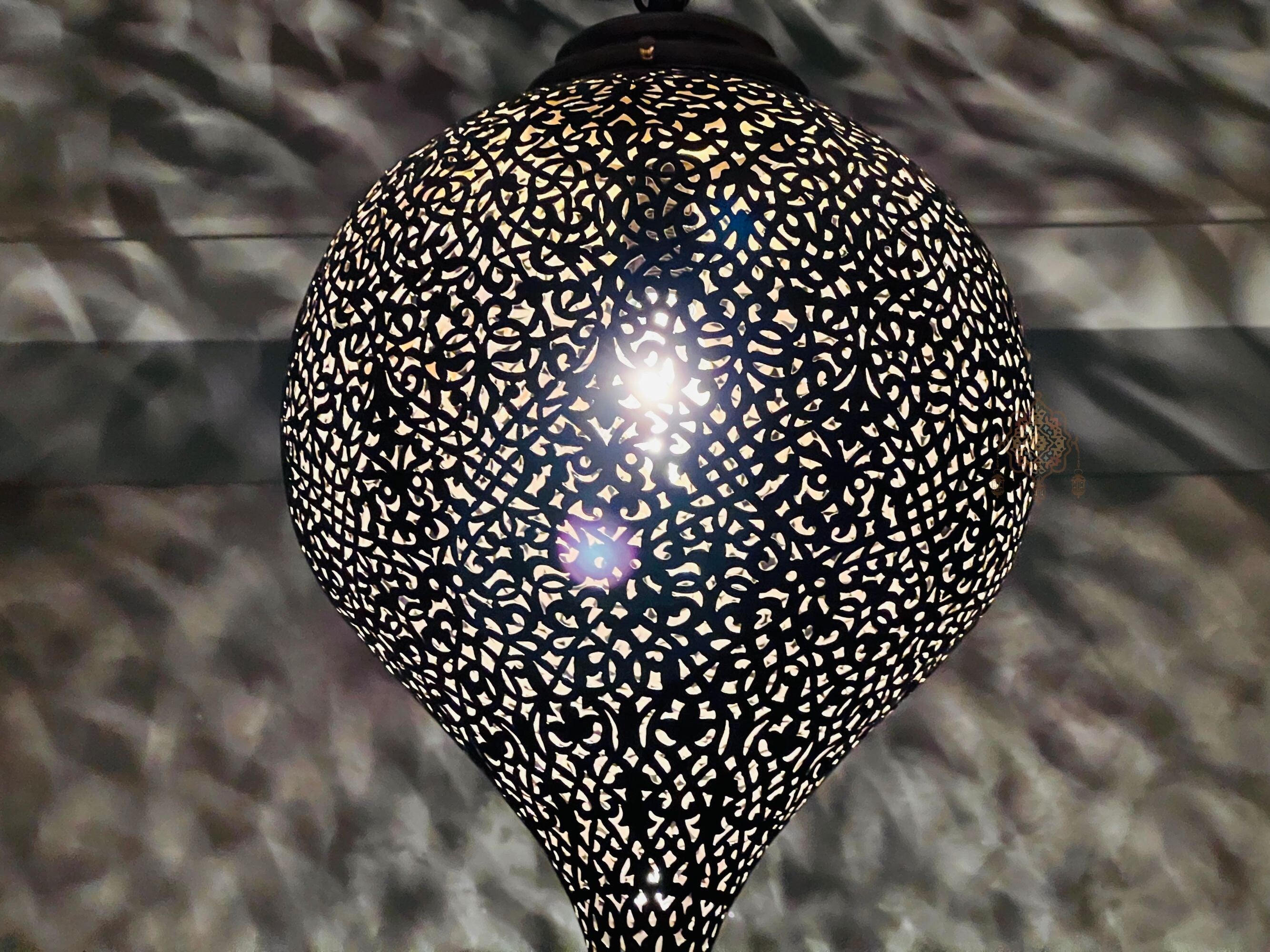 Handmade Moroccan Brass Pendant Lamp: Artistry & Warmth