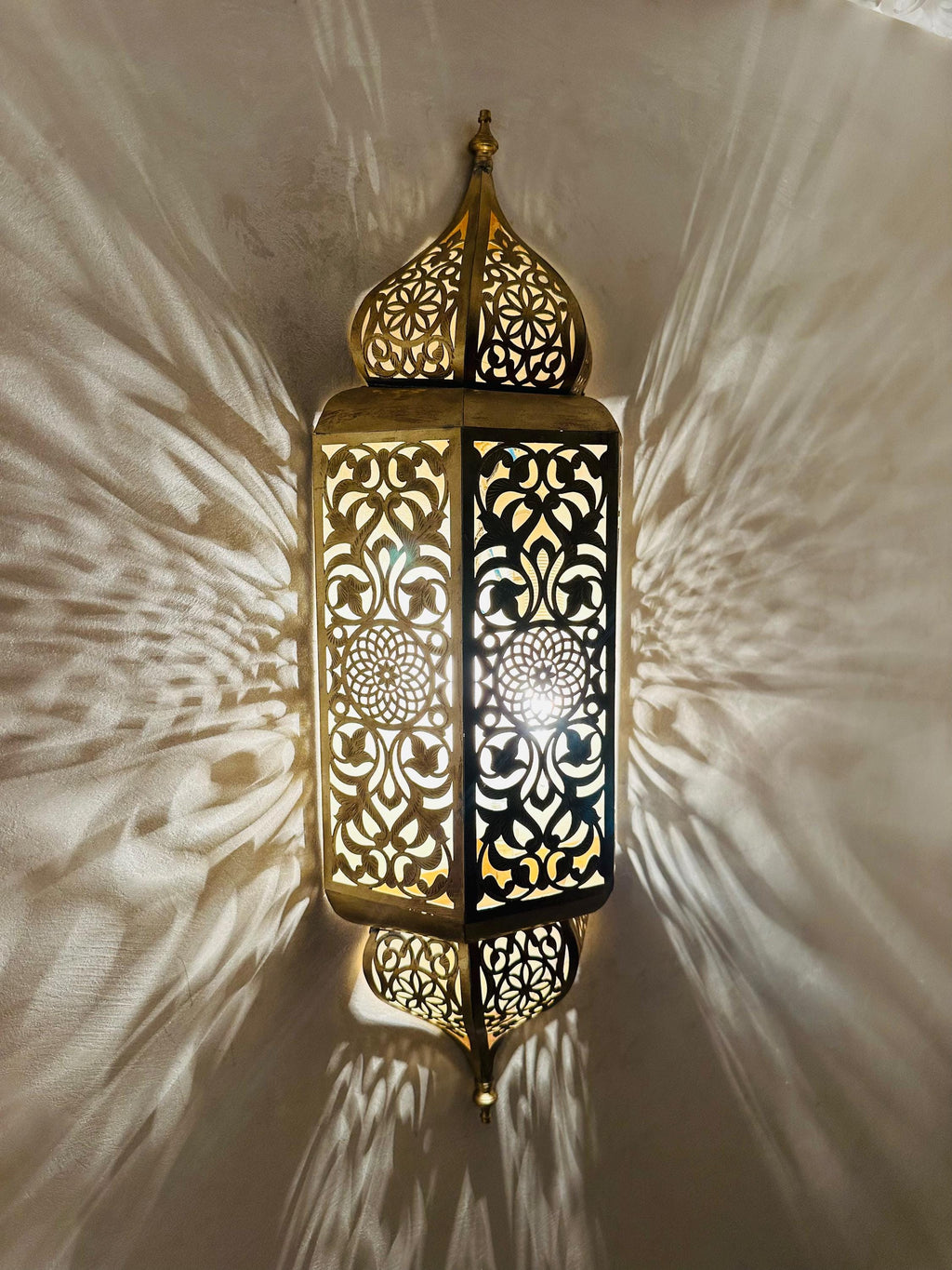 Elegant Moroccan Wall Light - Handmade Brass Sconce - Moroccan Lamp Décor