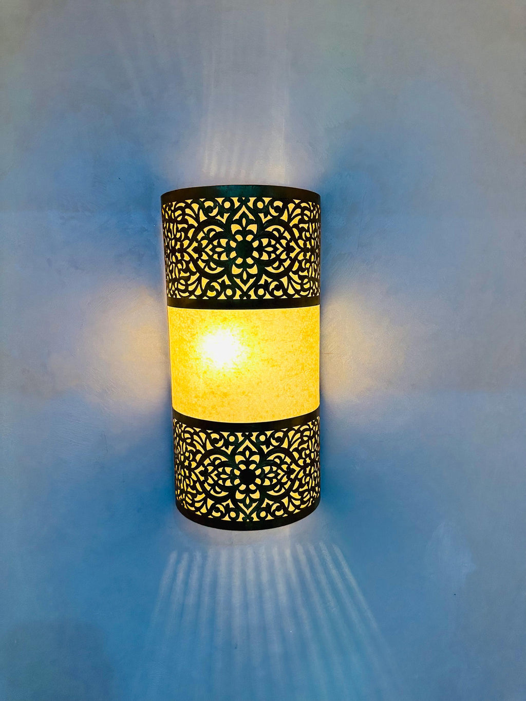 Handmade Moroccan Brass Wall Light: Elegant Home Decor Sconce