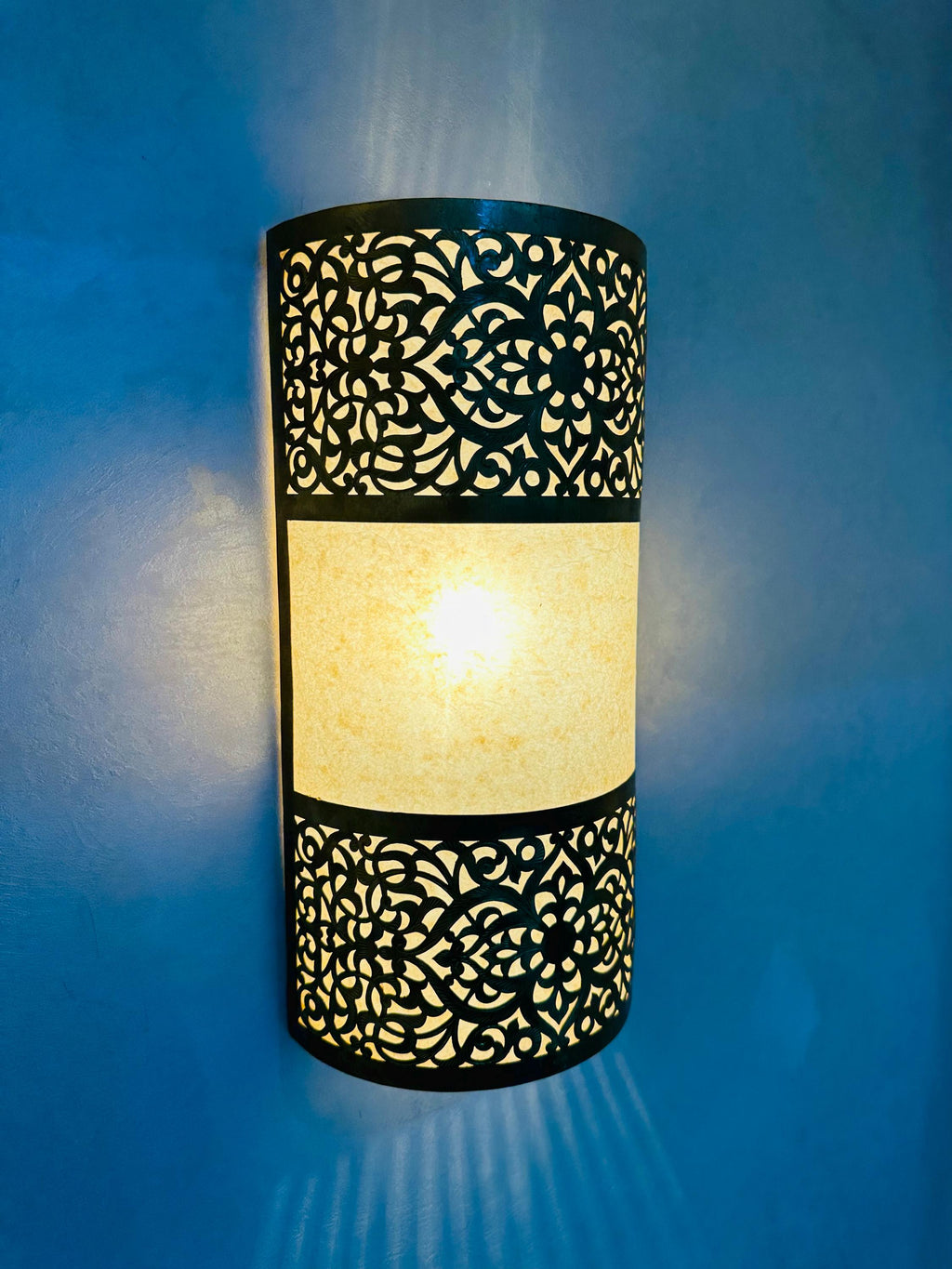 Handmade Moroccan Brass Wall Light: Elegant Home Decor Sconce