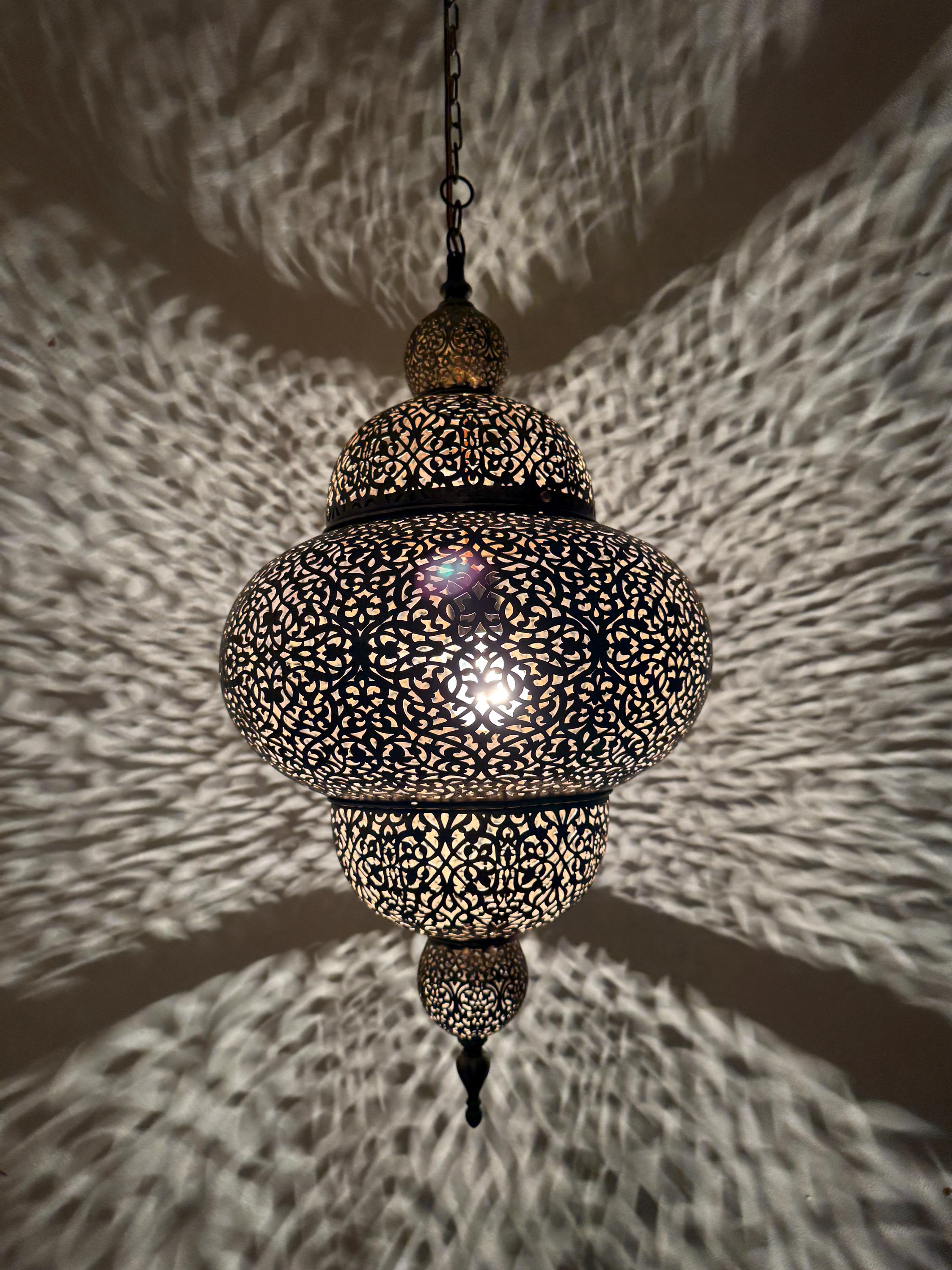 Handcrafted Moroccan Brass Pendant Light: Ceiling Lamp