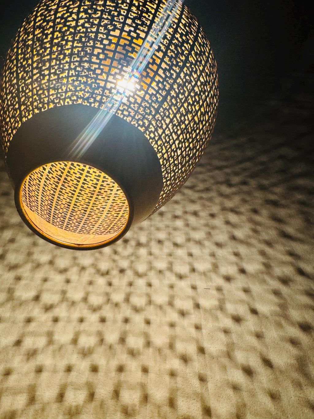 Handcrafted Moroccan Brass Pendant Light: Ornate Ceiling Lamp