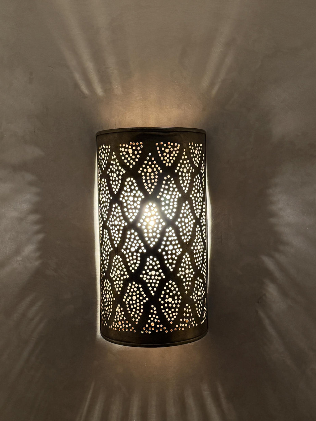 Handmade Moroccan Brass Wall Lamp: Wall Sconce