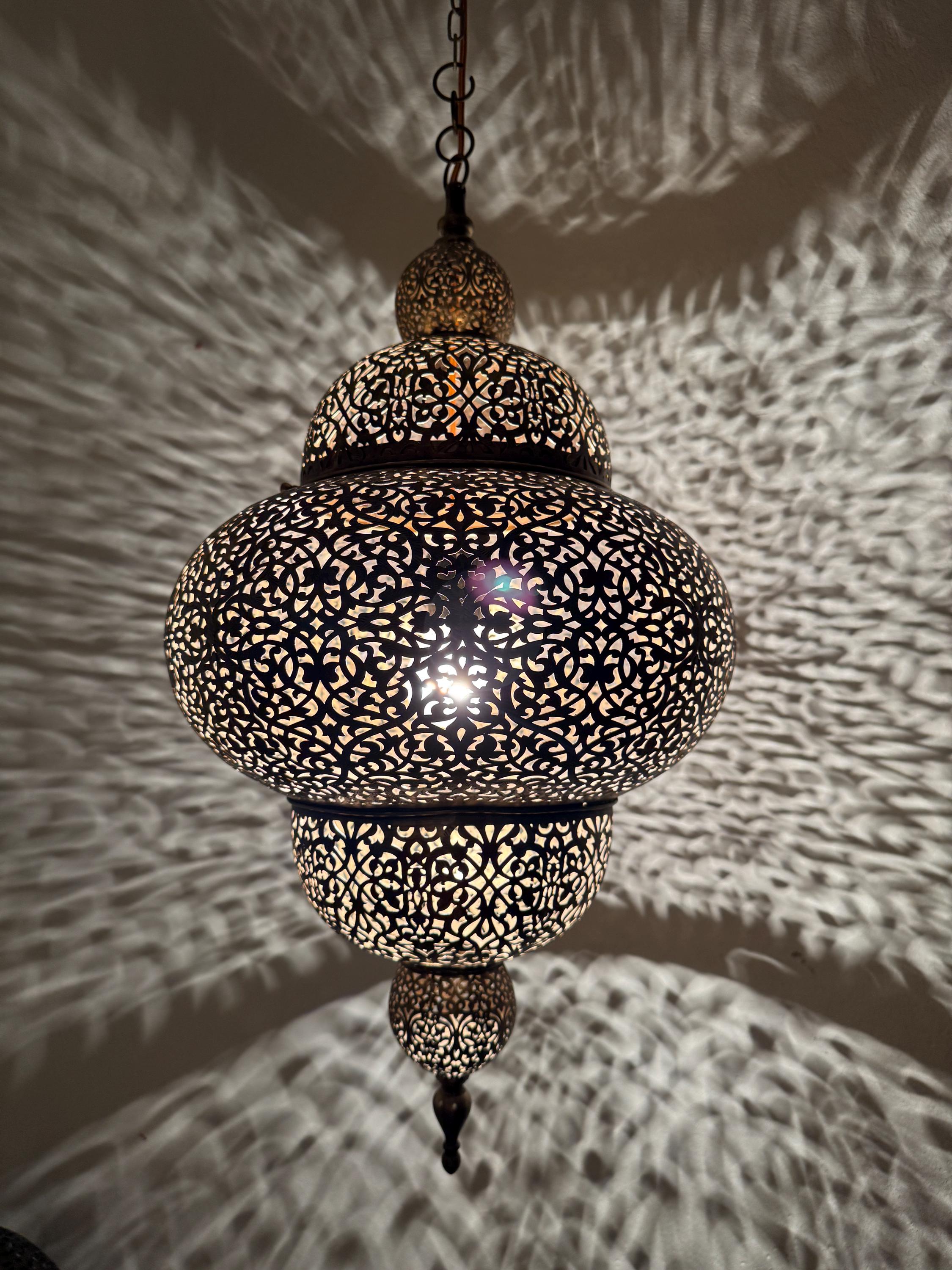 Handcrafted Moroccan Brass Pendant Light: Ceiling Lamp