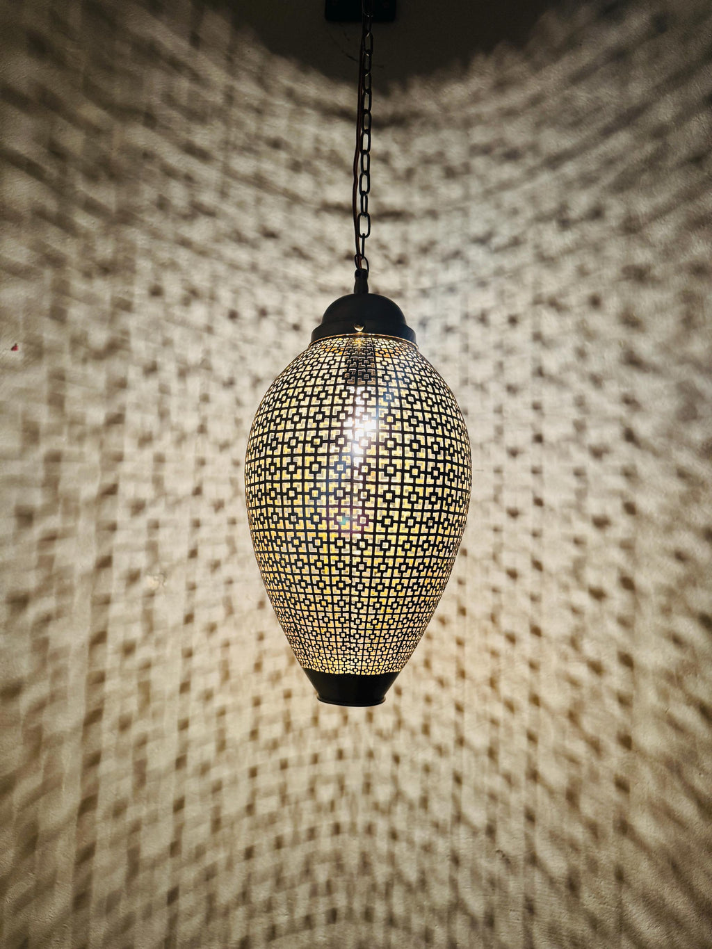 Handcrafted Moroccan Brass Pendant Light: Ornate Ceiling Lamp