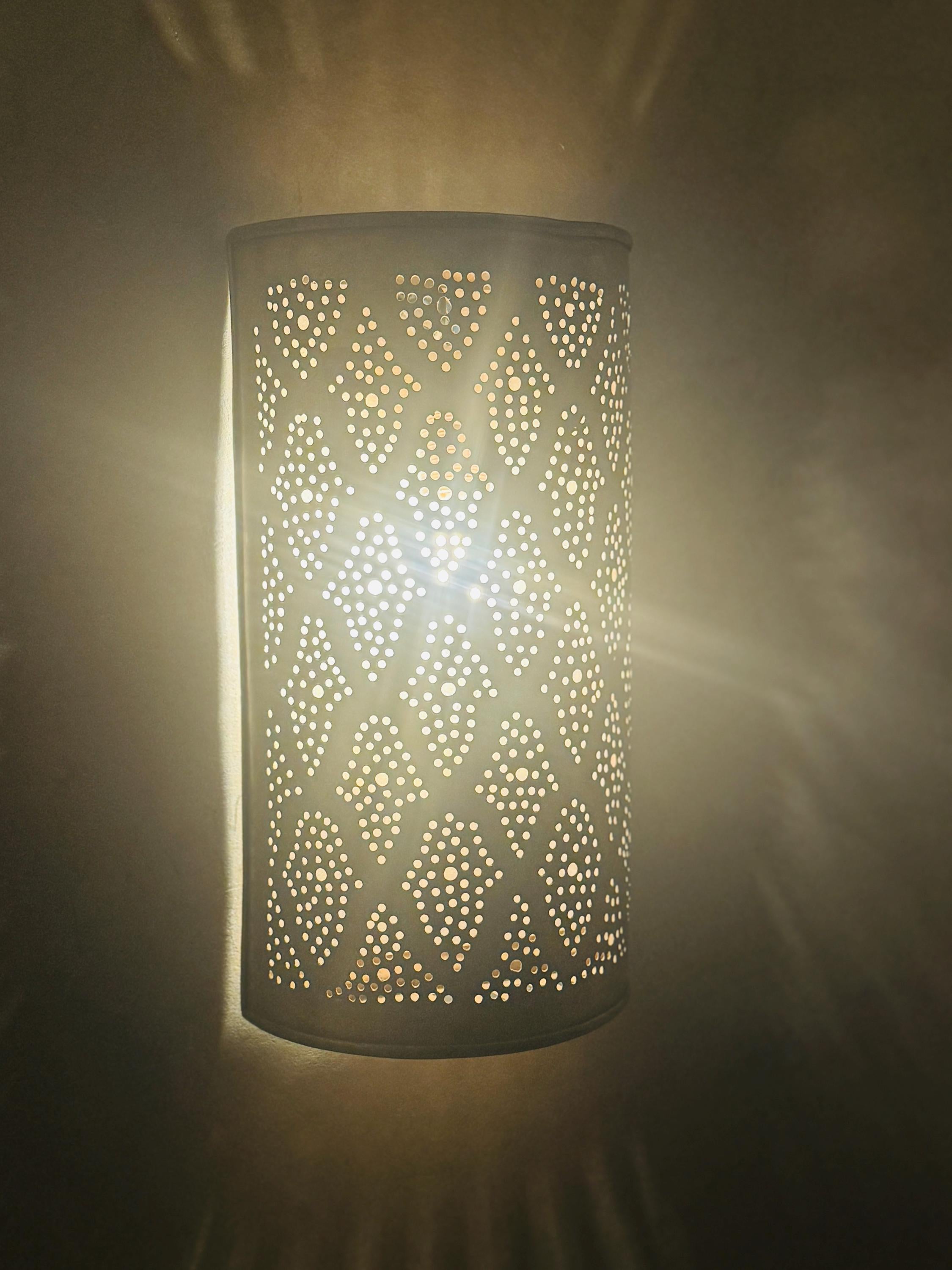 Handcrafted Moroccan Brass Wall Sconce: Elegant Oriental Lighting