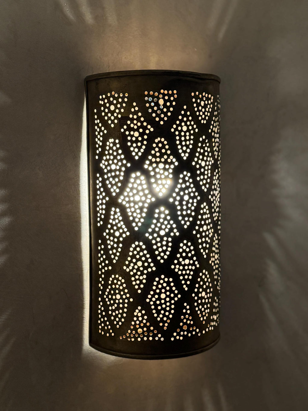 Handmade Moroccan Brass Wall Lamp: Wall Sconce
