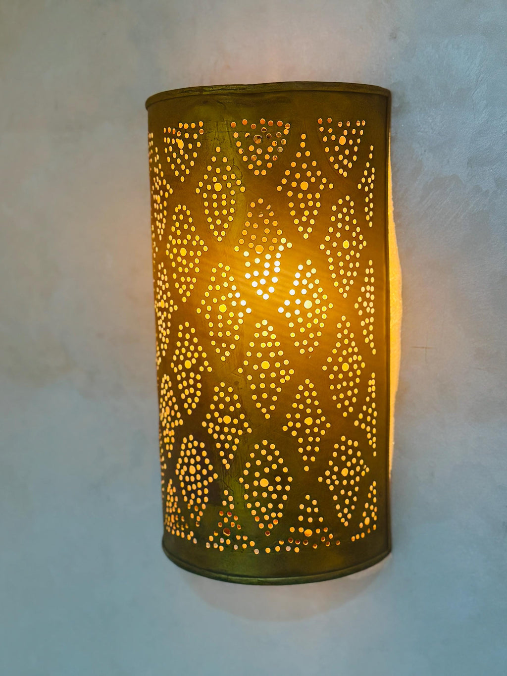 Handmade Moroccan Brass Wall Lamp: Wall Sconce