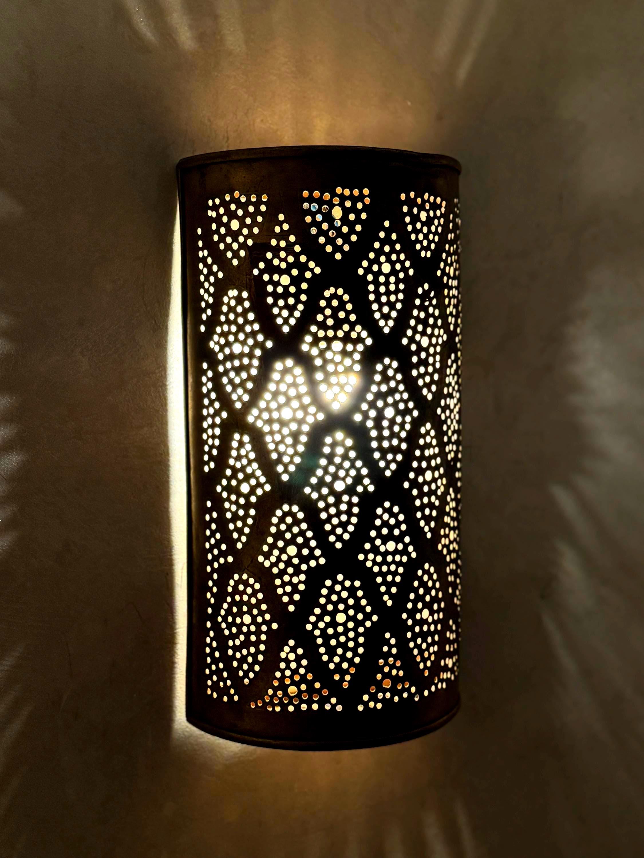 Handcrafted Moroccan Brass Wall Sconce: Elegant Oriental Lighting